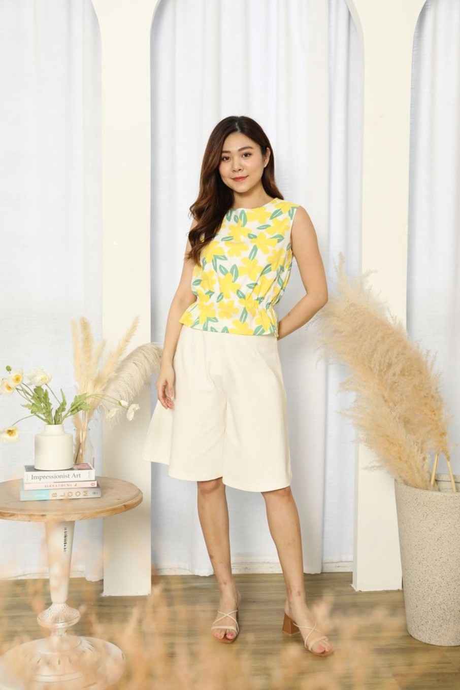 Tops VERITAJOY | Ryla Elastic Waist Florals Top In Yellow