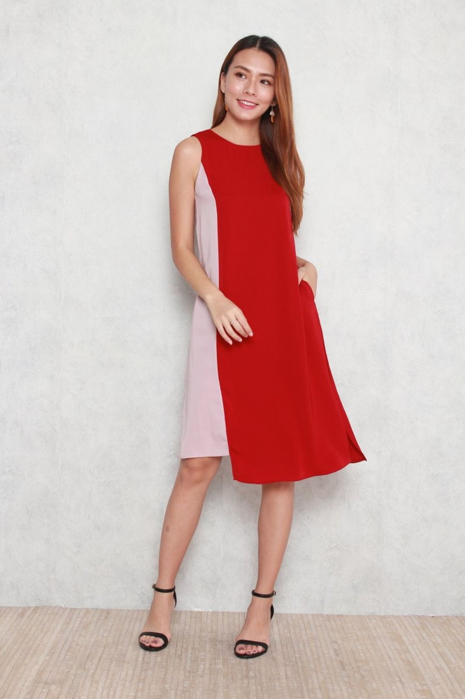 Dresses VERITAJOY | Elina Colourblock Slit Dress In Red