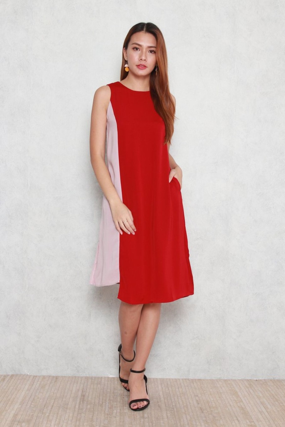 Dresses VERITAJOY | Elina Colourblock Slit Dress In Red