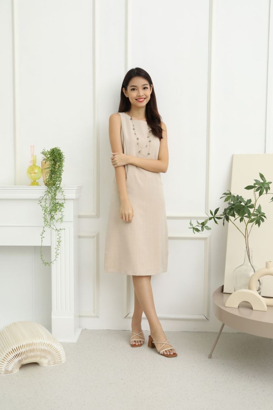 Dresses VERITAJOY | Bluma Front Pockets Shift Dress In Beige