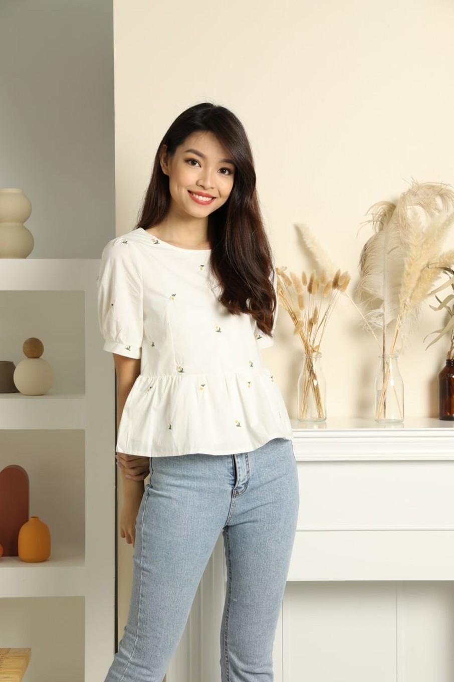 Tops VERITAJOY | Marigold Two-Way Embroidered Blouse In White