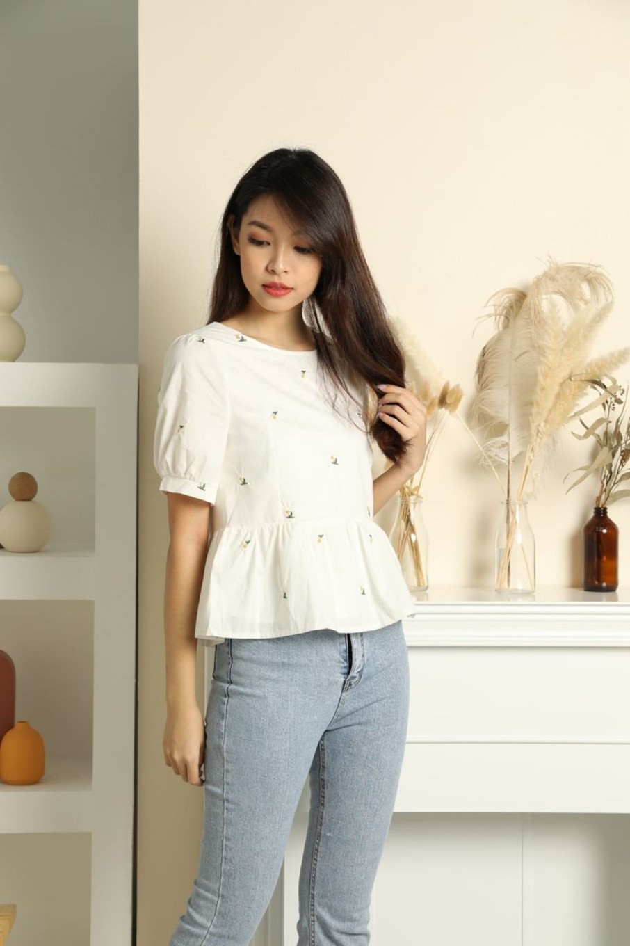 Tops VERITAJOY | Marigold Two-Way Embroidered Blouse In White