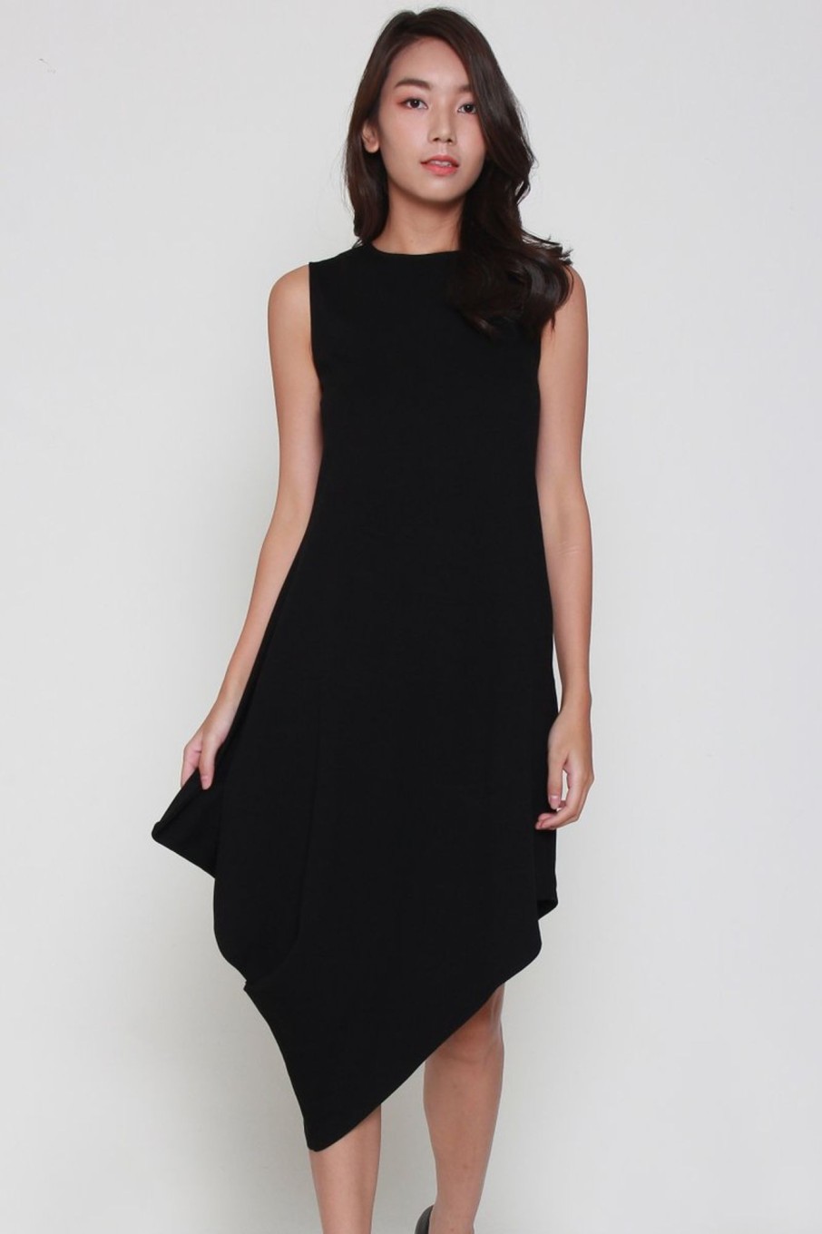 Dresses VERITAJOY | Kallie Modern Handkerchief Dress